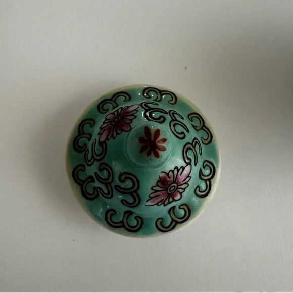 Miniature Blue Aqua Flower Jar with Lid - Picture 6 of 8